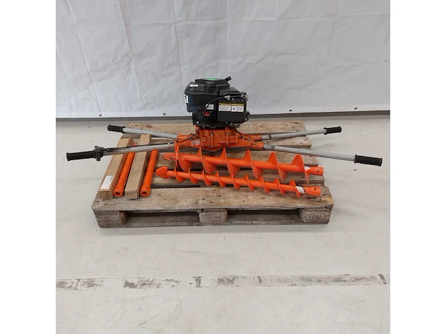 Grondboormachine benzine 2-mans general equipment, m235h, bouwjaar 2015 - afbeelding 1 van  12