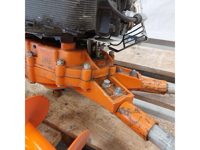 Grondboormachine benzine 2-mans general equipment, m235h, bouwjaar 2015 - afbeelding 8 van  12