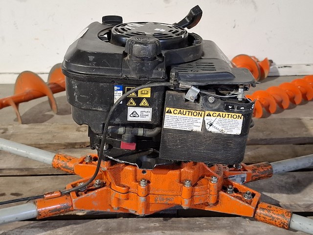 Grondboormachine benzine 2-mans general equipment, m235h, bouwjaar 2017 - afbeelding 4 van  11
