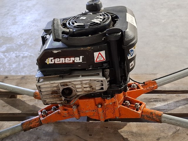 Grondboormachine benzine 2-mans general equipment, m235h, bouwjaar 2017 - afbeelding 6 van  11