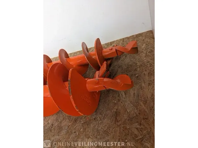 Grondboormachine met 2x boor general equipment, m240h, bouwjaar 2015 - afbeelding 4 van  13