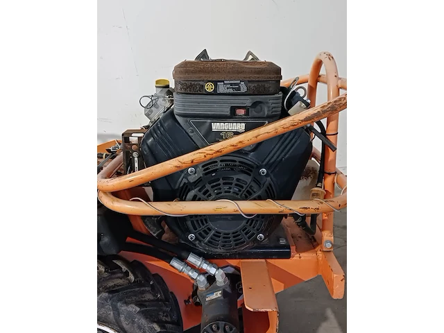 Grondfreesmachine 16pk benzine barreto, e1620b, bouwjaar 2012 - afbeelding 17 van  17