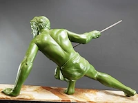 Groot art deco (1920-1930 fauw brons gegoten beeld van een krijger - afbeelding 4 van  5