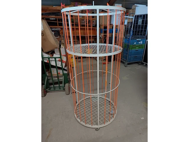 Groot ballen rek ruim 2 meter hoog - afbeelding 1 van  7