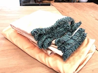 Groot rond satijnen?. tafelkleed met zijstukken - afbeelding 5 van  5