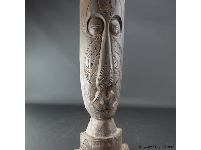 Groot staand houten masker - afbeelding 4 van  5