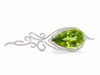 Groot uitgevoerde elegante hanger met diamanten en een grote peridot, excl. ketting - afbeelding 8 van  10