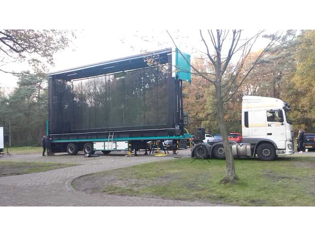 Groot waterorgel met geautomatiseerde waterspellen, op trailer floor, bouwjaar 2014 (orgel) en 1995 (trailer) - afbeelding 34 van  89
