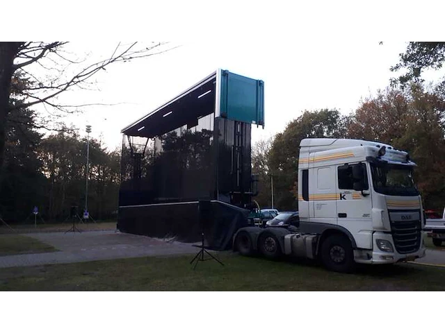 Groot waterorgel met geautomatiseerde waterspellen, op trailer floor, bouwjaar 2014 (orgel) en 1995 (trailer) - afbeelding 45 van  89