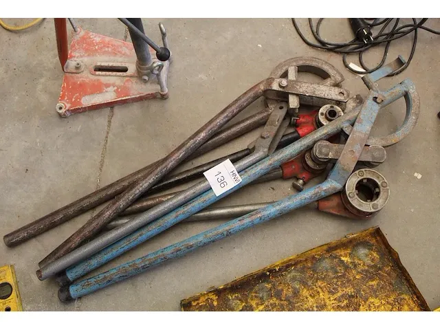 Grootformaat pijpenbuigers en draadsnijders - afbeelding 1 van  1