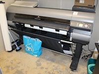 Grootformaat printer canon imageprograf ipf8400 12 kleuren inktjet met 111,8 cm printbreedte. - afbeelding 1 van  3