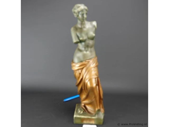 Grote aardewerk venus van milo - afbeelding 1 van  5