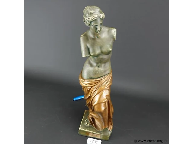 Grote aardewerk venus van milo - afbeelding 3 van  5