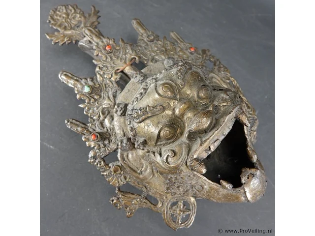 Grote antieke brons met edelstenen mask of mahakala als wierrookhouder - afbeelding 4 van  5