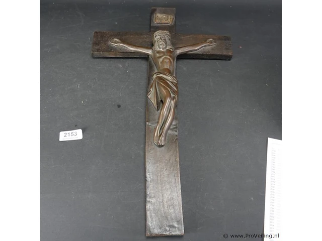 Grote crucifix met grote bronzen corpus - afbeelding 4 van  5