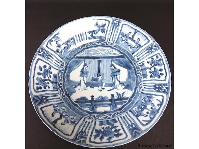 Grote diepe chinees porseleinen schotel - afbeelding 3 van  5