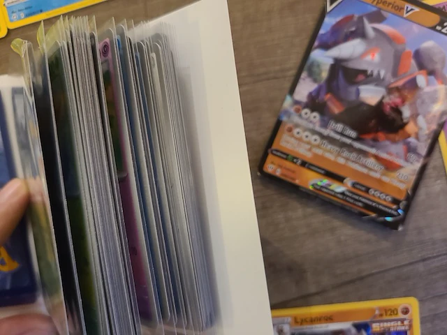 Grote gevarieerde pokémon kaartenset met zeldzame kaarten en verzamelmap - afbeelding 4 van  18