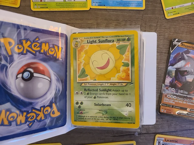 Grote gevarieerde pokémon kaartenset met zeldzame kaarten en verzamelmap - afbeelding 17 van  18