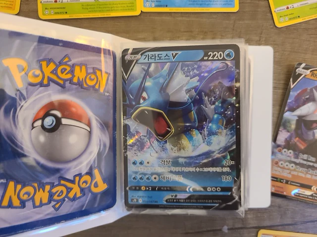 Grote gevarieerde pokémon kaartenset met zeldzame kaarten en verzamelmap - afbeelding 18 van  18