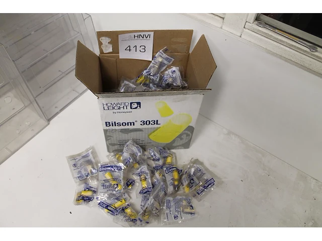 Grote hoeveelheid disposable oordoppen in doos. - afbeelding 1 van  1