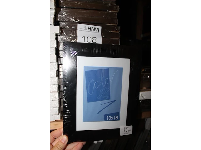Grote hoeveelheid fotolijsten in diverse maten en uitvoeringen waaronder 13 x 18 cm, 20 x 20 cm en 15 x 40 ... - afbeelding 2 van  4
