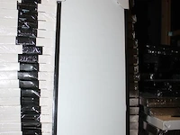Grote hoeveelheid fotolijsten in diverse maten en uitvoeringen waaronder 13 x 18 cm, 20 x 20 cm en 15 x 40 ... - afbeelding 3 van  4