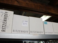 Grote hoeveelheid glazen waaronder wijn-, water-, bier- en speciaalbierglazen in diverse maten op 15 schappen. - afbeelding 6 van  13