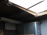 Grote hoeveelheid houten en aluminium fotolijst onderdelen waaronder gefreest hout en aluminium, spieën, kl... - afbeelding 8 van  8