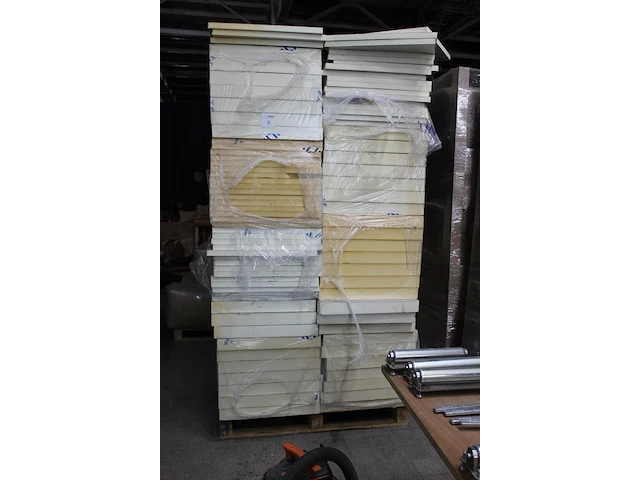 Grote hoeveelheid pir-platen unilin utherm 120 x 60 cm in diktes 70 mm (40 platen) en 30 mm (ruim 200 plate... - afbeelding 2 van  4