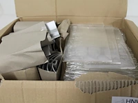 Grote hoeveelheid plexiglas folderhouders a5 op metalen statief in doos - afbeelding 1 van  2