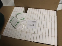 Grote hoeveelheid speelkaarten met reclameopdruk in doos. - afbeelding 1 van  1