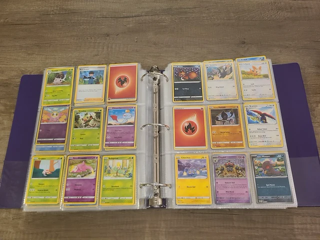 Grote map gevuld met (zeldzame) pokémon kaarten + gevulde deckbox - afbeelding 29 van  67