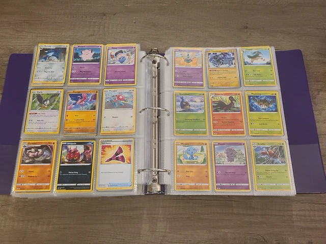 Grote map gevuld met (zeldzame) pokémon kaarten + gevulde deckbox - afbeelding 33 van  67