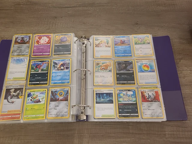 Grote map gevuld met (zeldzame) pokémon kaarten + gevulde deckbox - afbeelding 39 van  67