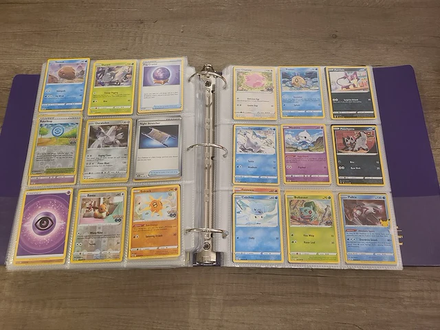 Grote map gevuld met (zeldzame) pokémon kaarten + gevulde deckbox - afbeelding 42 van  67