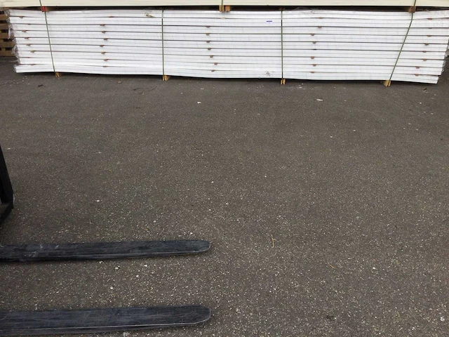 Grote pallet met 276 hoge plinten. - afbeelding 4 van  4