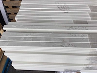 Grote pallet met lage plinten. - afbeelding 2 van  5