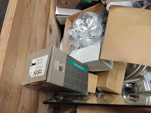 Grote pallet met sanitair spullen. - afbeelding 4 van  8