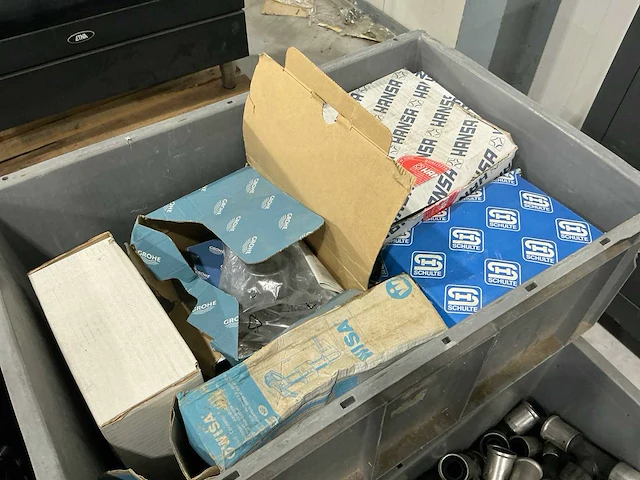 Grote partij a-merk sanitair en kantoor artikelen - afbeelding 31 van  77