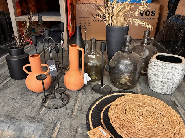 Grote partij accessoires en een aantal salontafels ptmd, hk living, hoffz, broste, madam stoltz, kolony, etc. - afbeelding 2 van  45