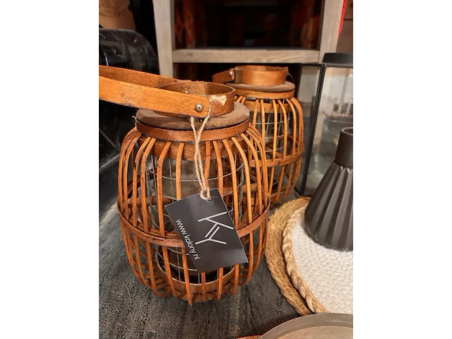 Grote partij accessoires en een aantal salontafels ptmd, hk living, hoffz, broste, madam stoltz, kolony, etc. - afbeelding 10 van  45