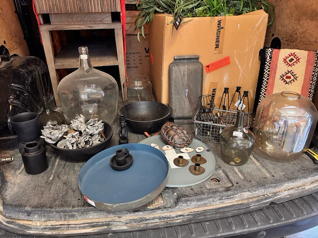 Grote partij accessoires en een aantal salontafels ptmd, hk living, hoffz, broste, madam stoltz, kolony, etc. - afbeelding 14 van  45