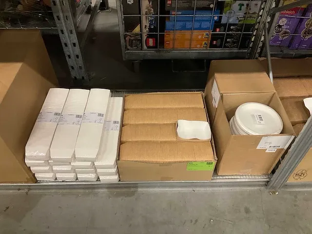 Grote partij disposables - afbeelding 8 van  22