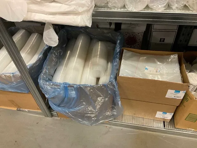 Grote partij disposables - afbeelding 17 van  24