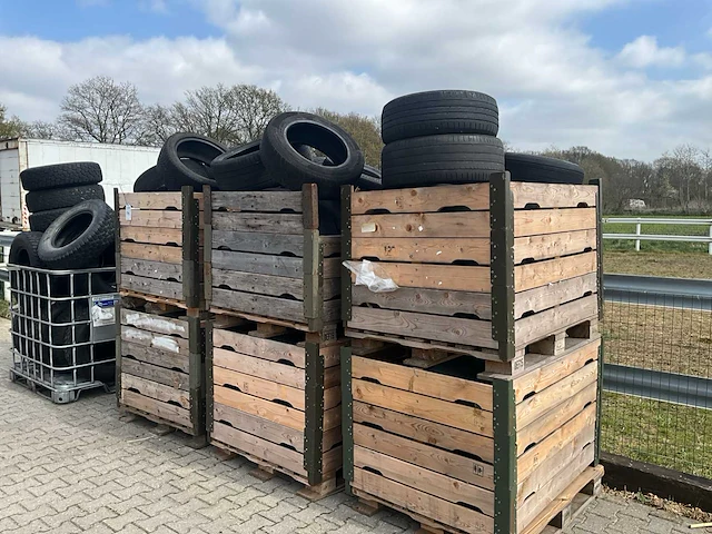 Grote partij diverse autoband - afbeelding 20 van  22