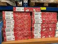 Grote partij diverse bevestigings- en elektramaterialen - afbeelding 6 van  35