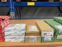 Grote partij diverse bevestigings- en elektramaterialen - afbeelding 7 van  35