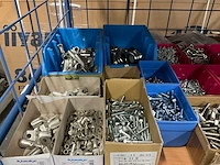Grote partij diverse bevestigings- en elektramaterialen - afbeelding 33 van  35