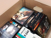 Grote partij dvd's e.d. in verhuisdoos - afbeelding 4 van  5
