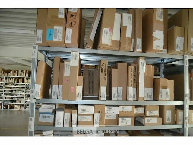 Grote partij elektronica onderdelen - afbeelding 2 van  26